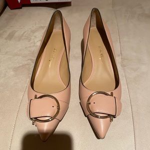 NEW Salvatore Ferragamo Pumps